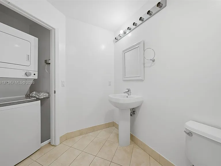 1900 N Bayshore Dr #2207 — Photo 4