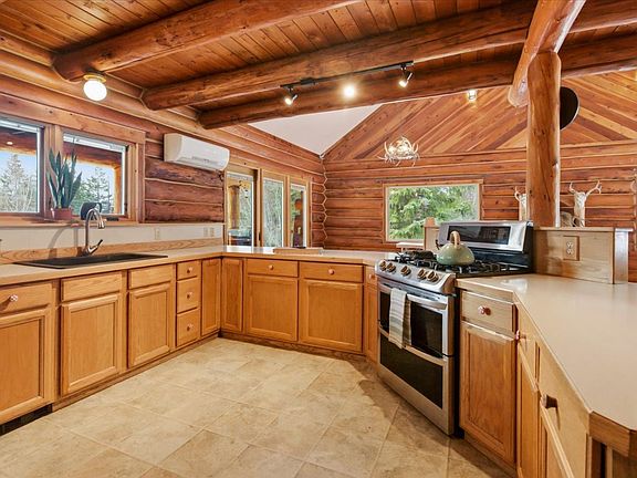 5th image of 2236 Griffith Creek Rd