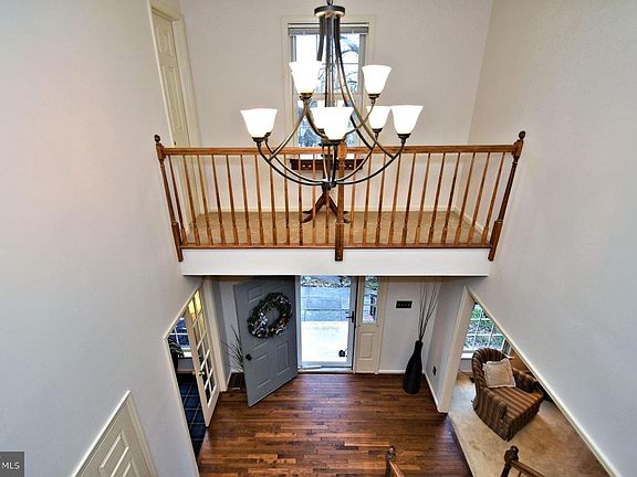 4th image of 114 Summit Dr