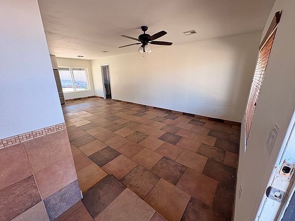 2nd image of 1131 W Santa Cruz Dr