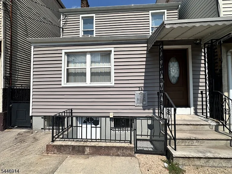 36 Monroe St — Photo 15
