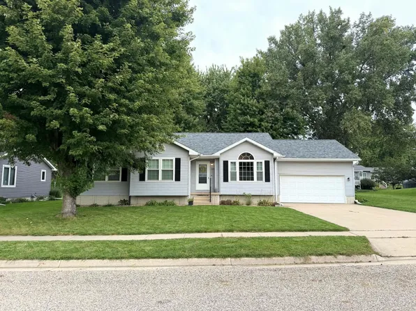 520 Donna St, Denver, IA 50622