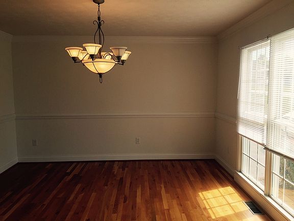3rd image of 168 Arrowhead Ln