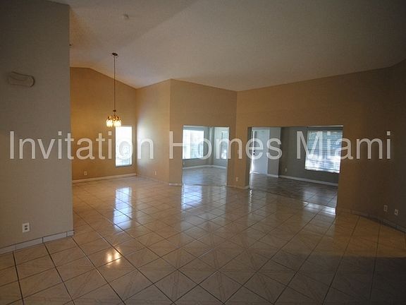4th image of 10400 NW 8th Ct