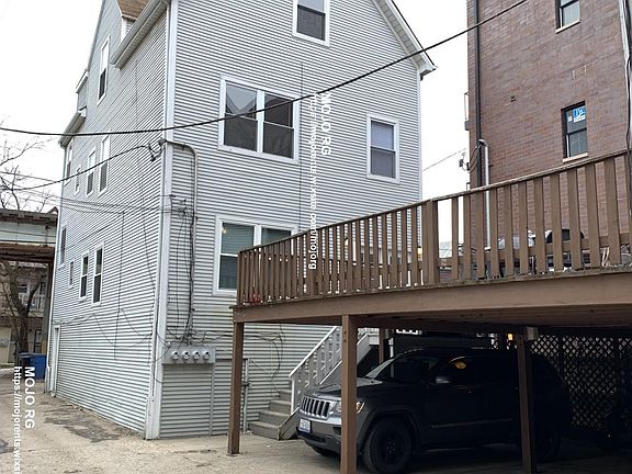 2nd image of 1105 W Newport Ave #Ch1