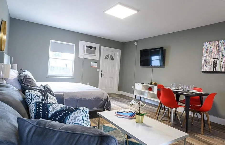 1 bed, 1.0 bath, 700 sqft, $1,650 — Photo 2
