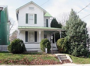 28 S Chestnut St, Elverson, PA 19520