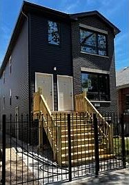 1st image of 1051 N Hamlin Ave #2