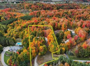 4562 S Bay Valley Dr, Suttons Bay, MI 49682