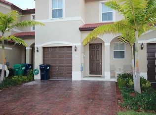 1020 NE 207th Ter, Miami, FL 33179