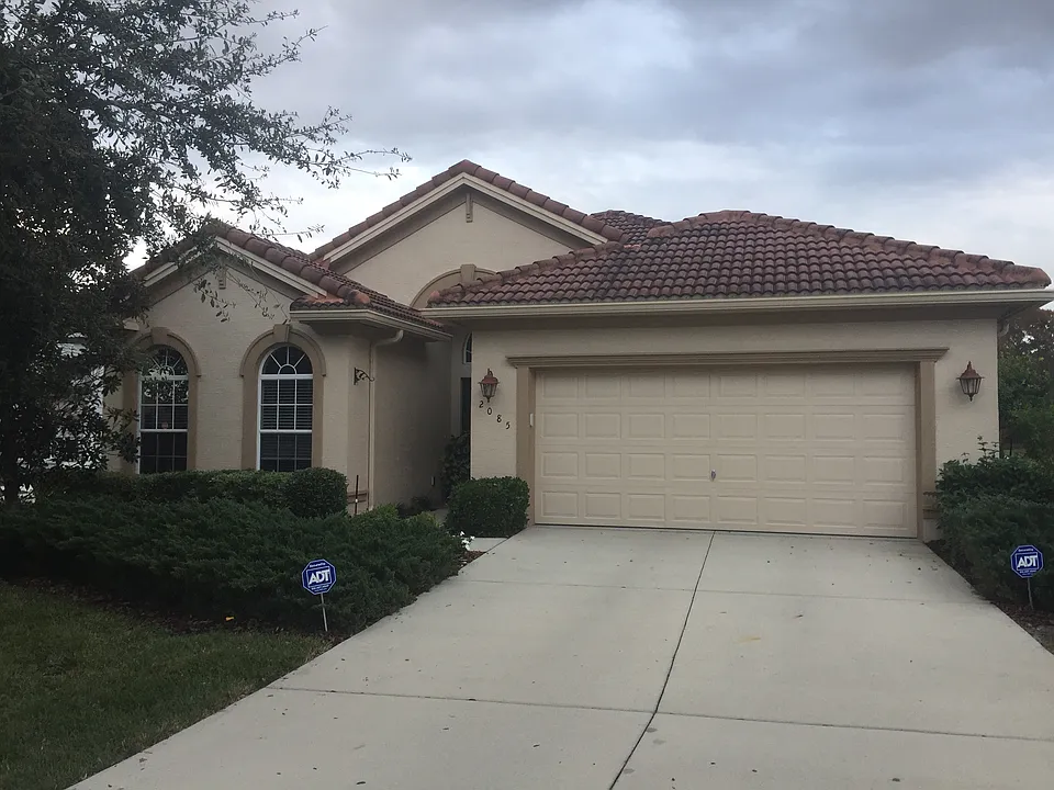2085 N Lakecrest Loop