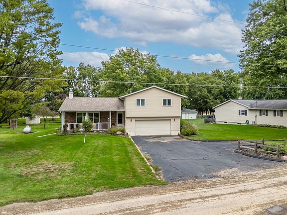 2nd image of 1809 Pineo Grove Ln