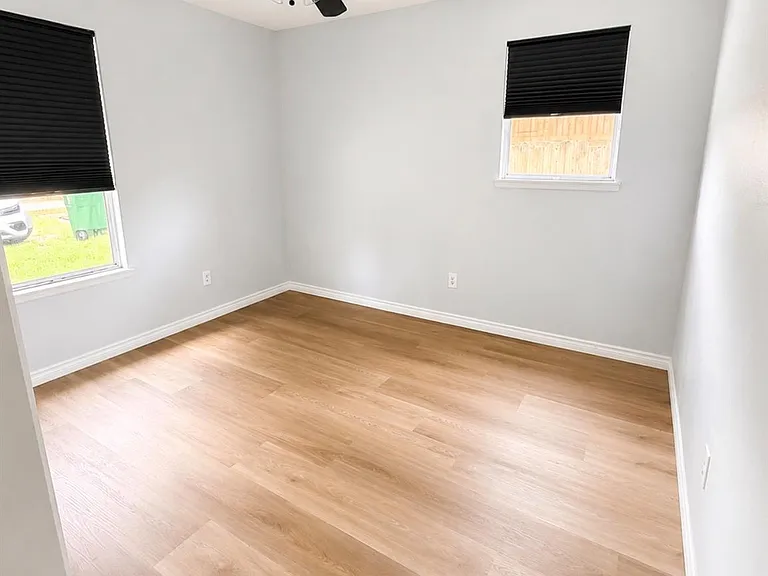 10415 Norton Dr — Photo 12