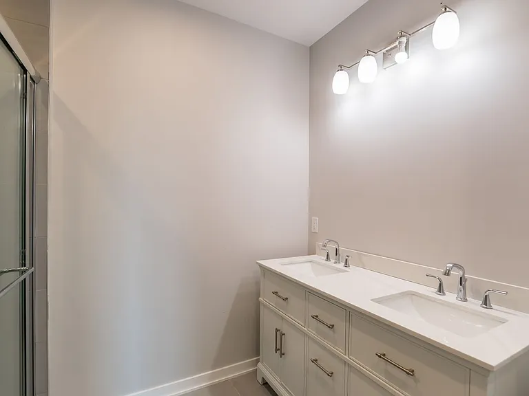 1351 S Myrtlewood St — Photo 34