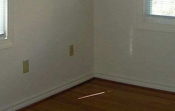 3rd image of 513 1/2 W Market St