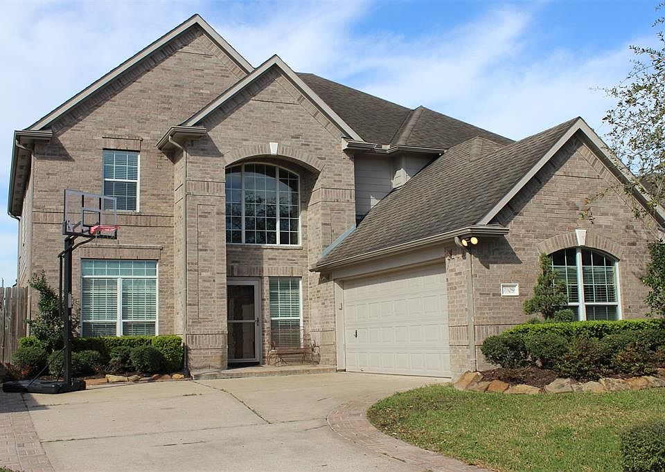 1st image of 2109 Woodlands Dr