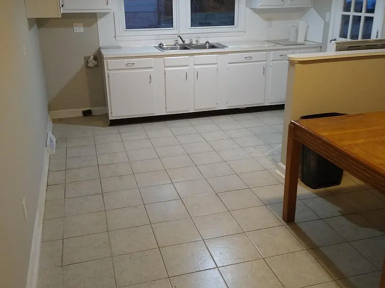 1627 Browns Ave — Photo 5