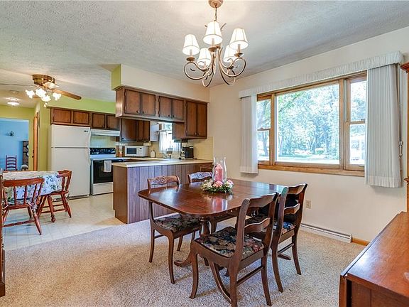 3rd image of 3736 N Sunnyfield Dr