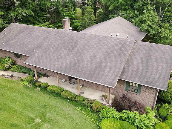 4th image of 10 Lexington Cir