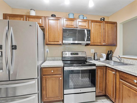 4th image of 9280 NW 40th Street