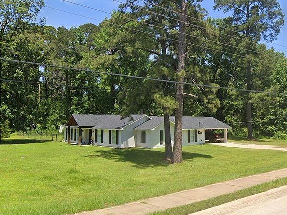 3rd image of 100 Woodridge Cir