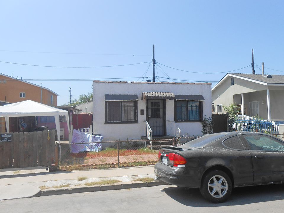 2nd image of 1206 E Smith Pl