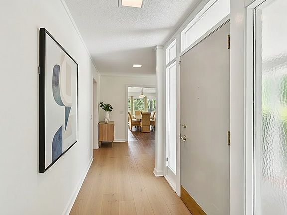 5th image of 41 Lake Ridge Dr