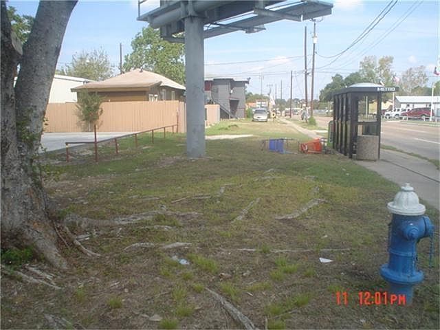 2nd image of 801 W 24th St