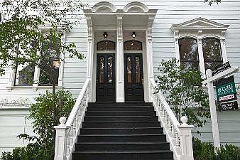 :: 1855 Scott Street