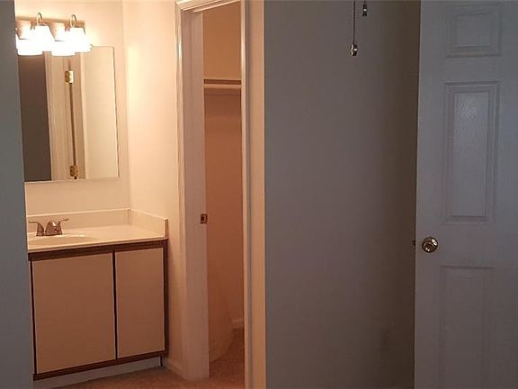 3rd image of 537 Pineland Cir APT 101
