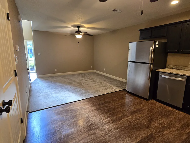 21601 Westover Cir — Photo 7