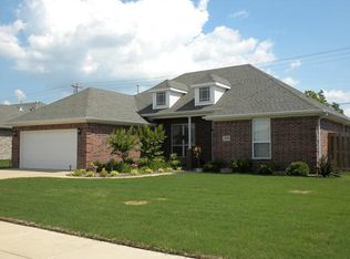 3253 W Westbury St, Fayetteville, AR 72704