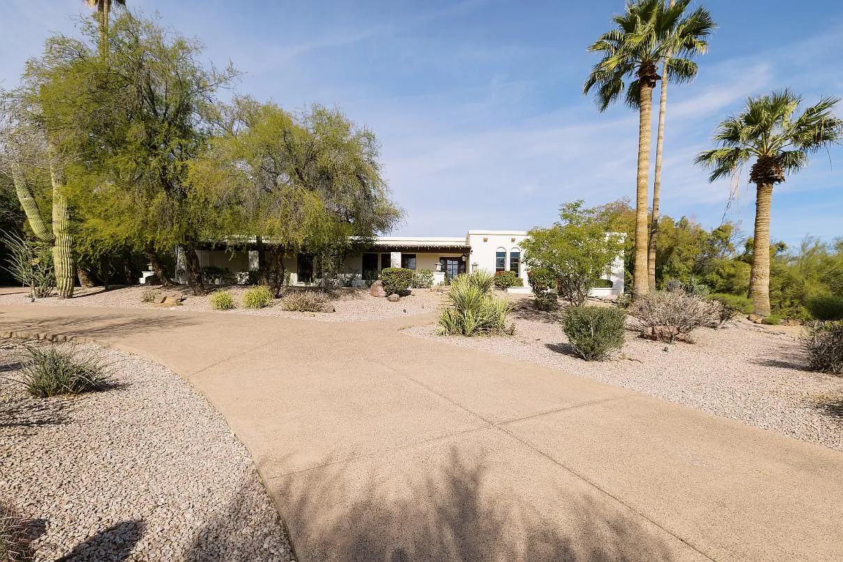 6 bed, 3657 sqft, $12,000 — Photo 2