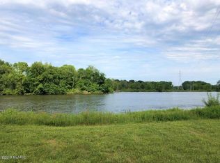 2575 Bay Pointe Dr, Saint Joseph, MI