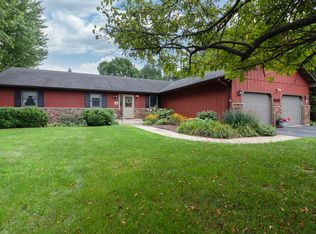 15032 Fawn Dr, Somonauk, IL 60552