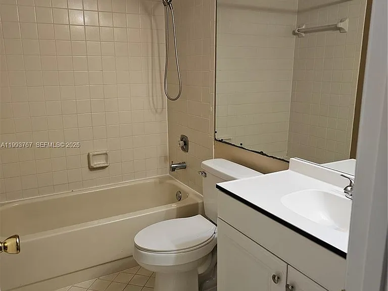 114 Lake Emerald Dr #409 — Photo 6