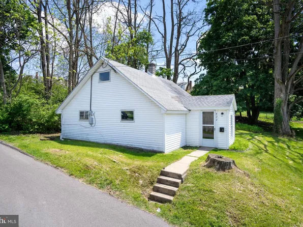 422 E Manchester Ln, Bellefonte, PA 16823