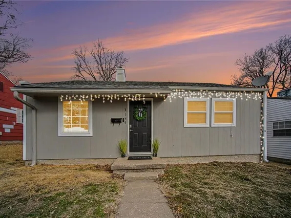 3145 Hawthorne Dr, Saint Joseph, MO 64501