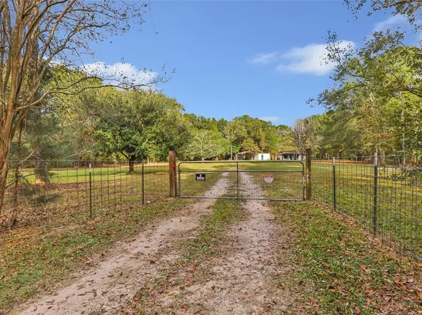 22595 Pineridge Dr, Porter, TX 77365