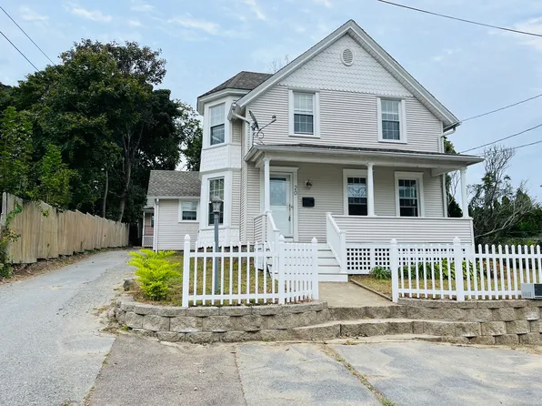 20 Clements Street, Waterford, CT 06385