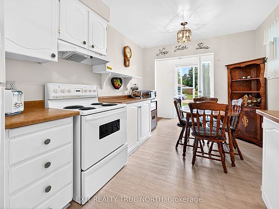 5th image of 1053 Glen Bogie Cres
