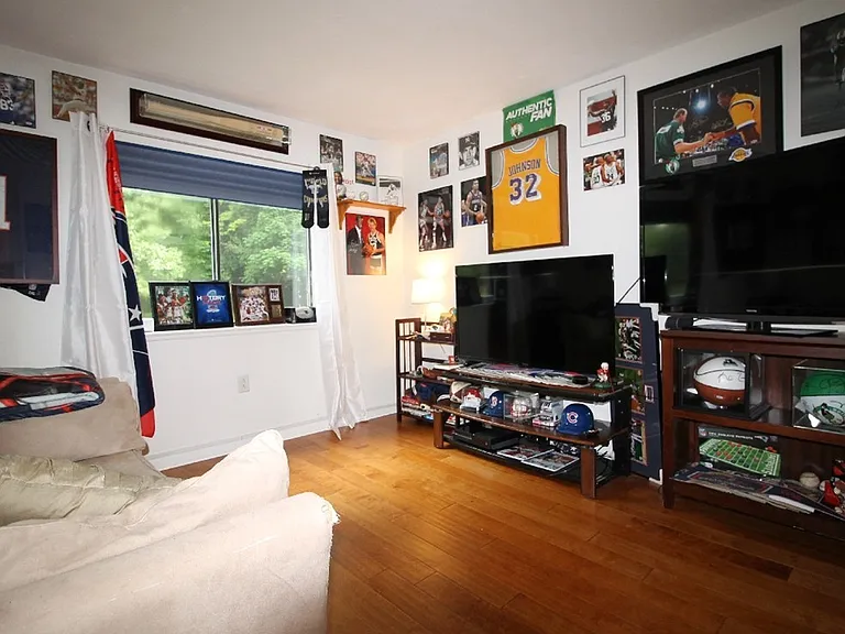 59 School St #B-15 — Photo 4