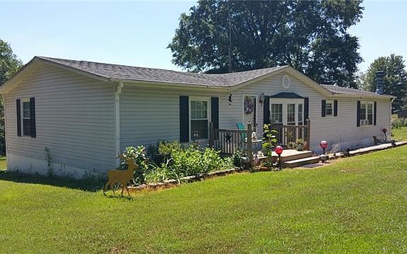 2nd image of 307 Tater Ln