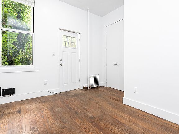 5th image of 172 Stockholm St APT 1L