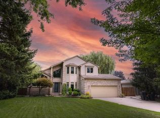 37020 Kelly Rd, Clinton Township, MI 48036