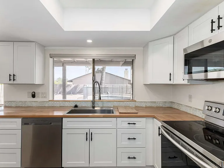 14053 N Hampstead Dr — Photo 56
