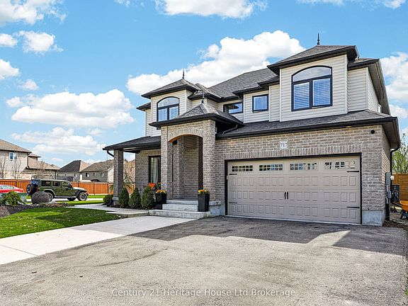 3rd image of 717 Normandy Dr