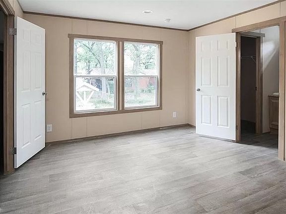 5th image of 155 Fernwood Dr