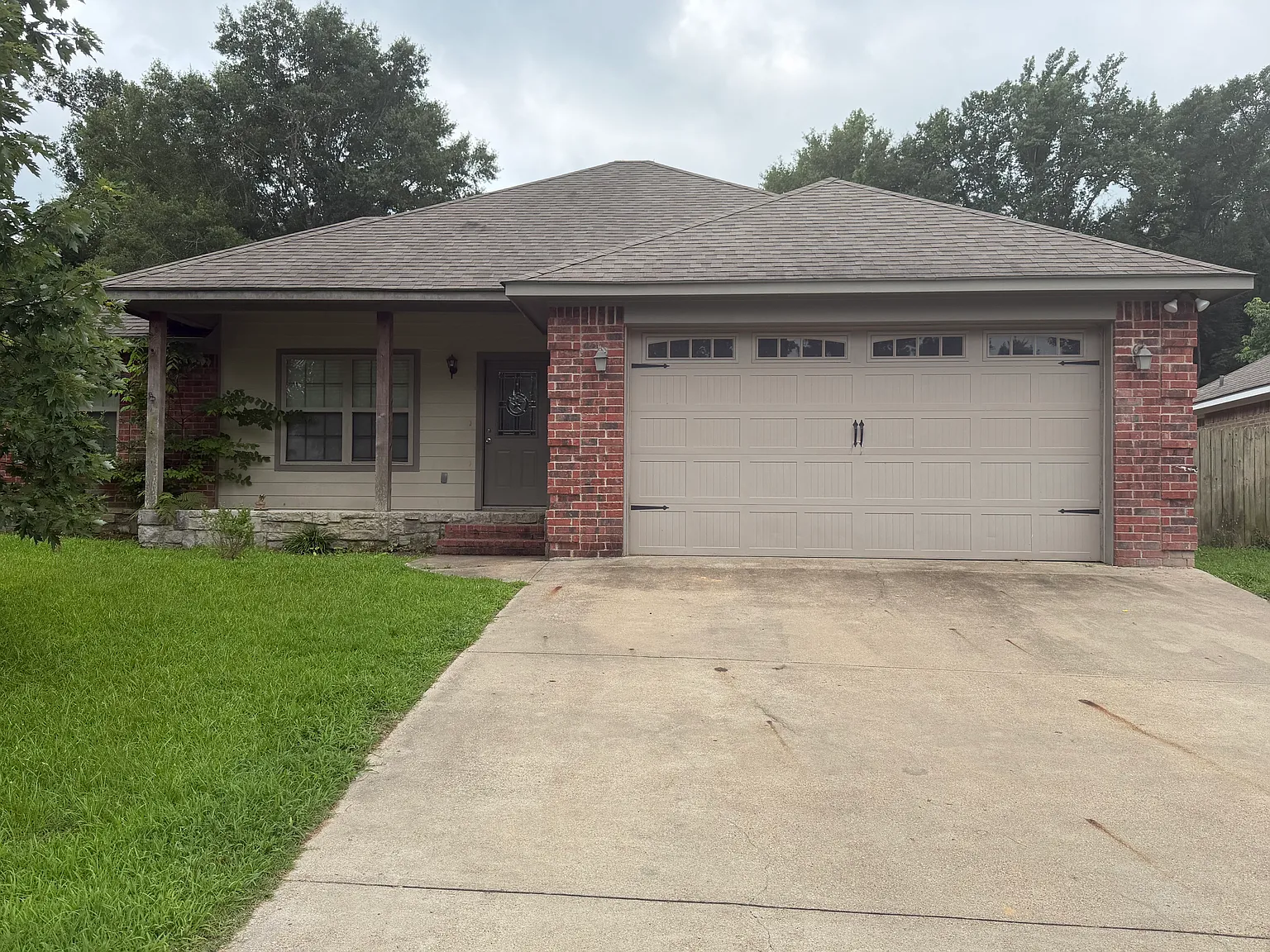 3 bed, 1500 sqft, $1,600 — Photo 1