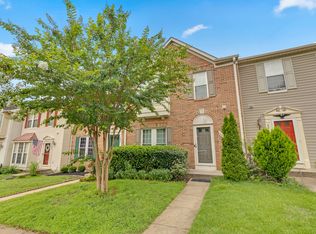 6880 Ridge Water Ct, Centreville, VA 20121